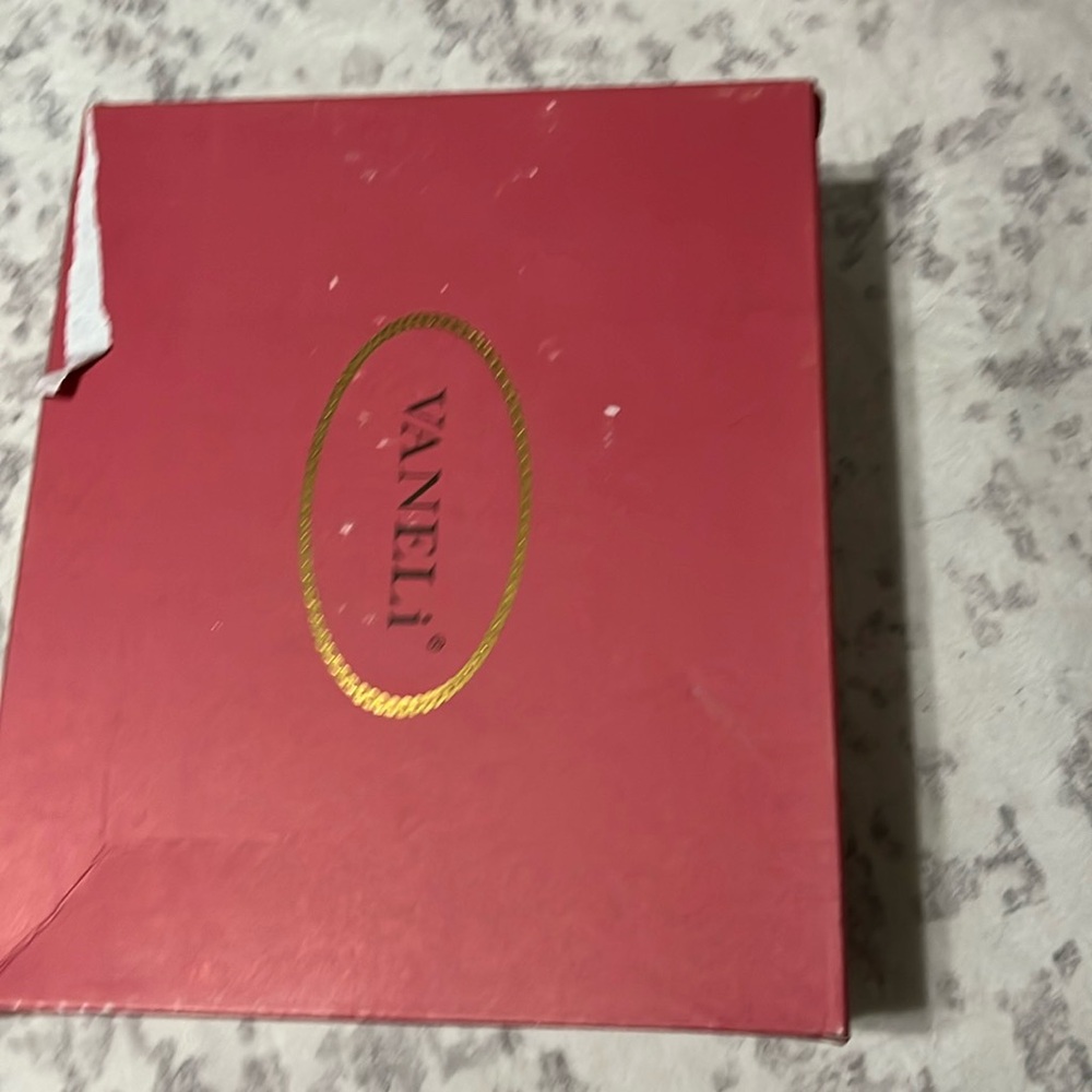 Nwt Vaneli taupe combat boots